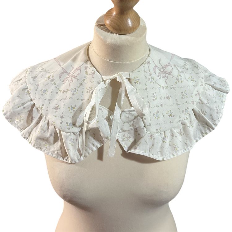 Detachable Floral Ruffle Collar